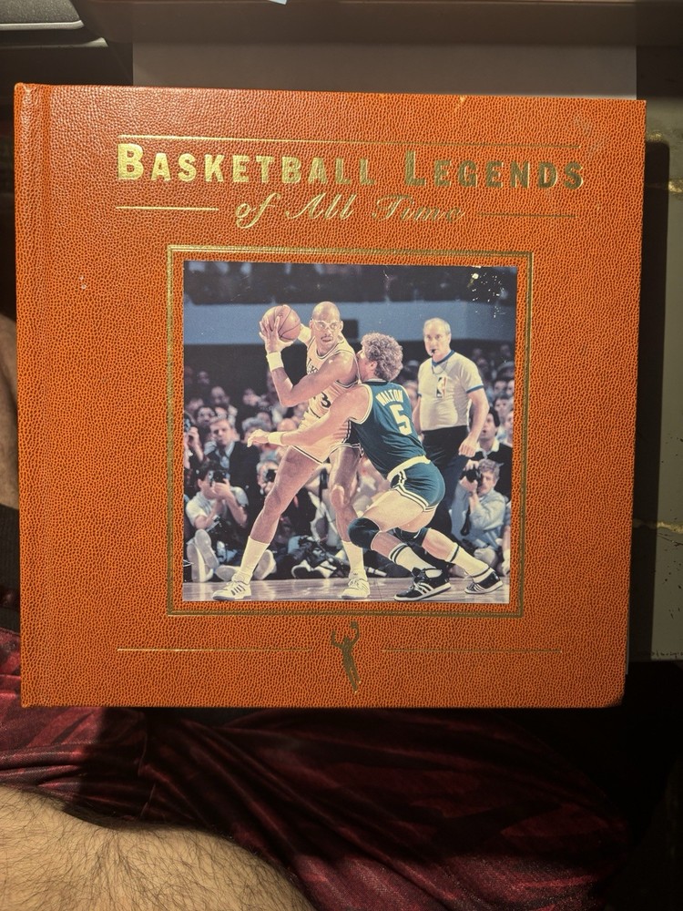 1997 BASKETBALL LEGENDS OF ALL TIME,HARD COVER,216 PAGES,NO TEARS,IN COLOR,NICE!
