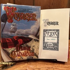 Diana Gabaldon – FLAT SIGNED BP – Voyager 1st/1st – Outlander Book 3 – FREE SHIP