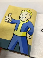 Fallout: the Vault Dweller’s Official Cookbook by Victoria Rosenthal (2018,…
