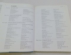 The American Medical Association Family Medical Guide 880 pages HC Dust Jacket