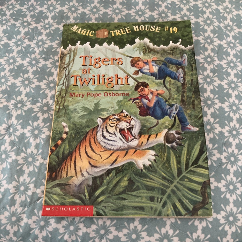 Tigers at Twilight (Magic Tree House Series #19) by Mary Pope Osborne
