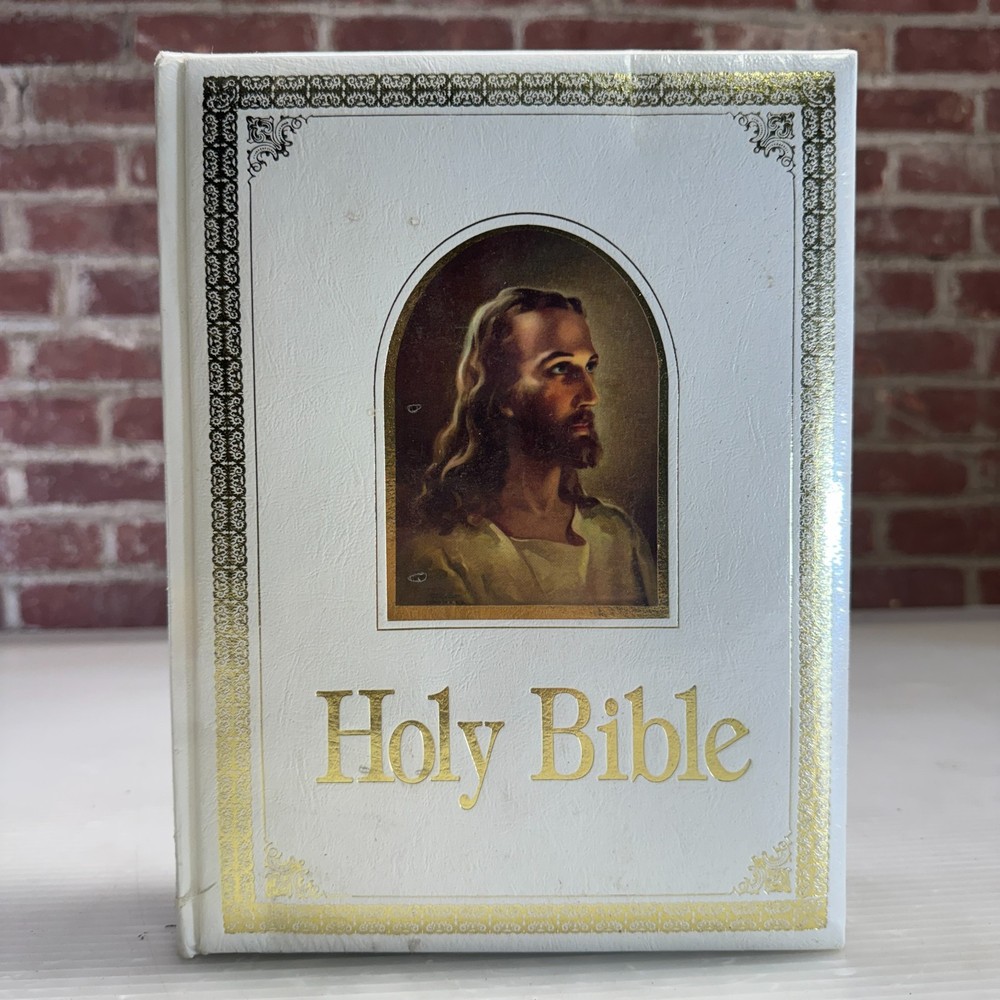 Vintage New Family Heirloom Bible KJV White Faux Leather Gold Edges Illustration