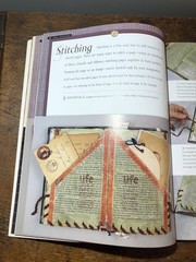 Altered Books Workshop : 18 Creative Techniques for Self-Expression 126 Pages