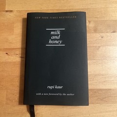 *SIGNED* – Milk and Honey, Rupi Kaur (2016, Hardcover) 1st Ed – FAST FREE SHIP