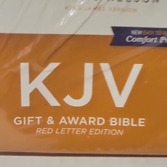 New Holy Bible New King James Version with Gift and Award Thomas Nelson NEW