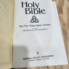 The Holy Bible The New King James Version Thomas Nelson Publishers 1982