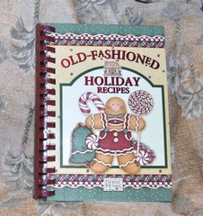 Debbie Mumm Old-Fashioned Holiday Recipes by Debbie Mumm, Good Book