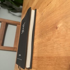*SIGNED* – Milk and Honey, Rupi Kaur (2016, Hardcover) 1st Ed – FAST FREE SHIP