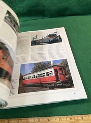 The World Encyclopedia of Locomotives by Garratt, Colin (KJT429)