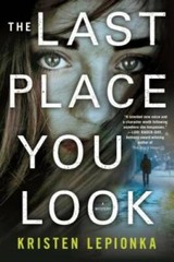 The Last Place You Look: A Mystery (Roxane Weary) – Paperback – GOOD
