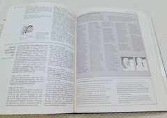 The American Medical Association Family Medical Guide 880 pages HC Dust Jacket