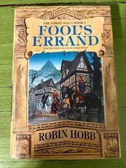 Robin Hobb Fool’s Errand Tawny Man Series #1 Hard Cover DJ Very Good BCE