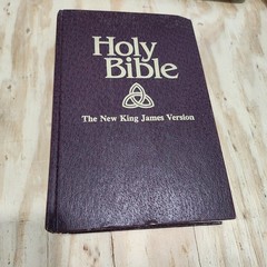 The Holy Bible The New King James Version Thomas Nelson Publishers 1982