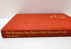 Vintage 1975 The Women’s Day Hardback Book Of Soft Toys And Dolls Joan Russell