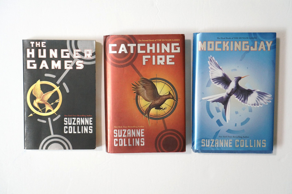 The Hunger Games Trilogy Suzanne Collins Book Set Paperback Hardcover Mockingjay