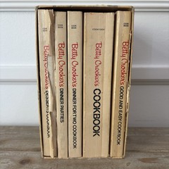 Vintage Cooking With BETTY CROCKER 5-cook Book Boxed Set Special Edition 1970s