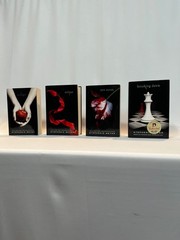 Twilight Saga Collection Set by Stephenie Meyer (2005-2008, 2 Hardcover, 2 PB)