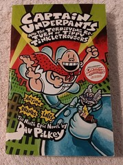Captain Underpants and the Terrifying Return of Tippy Tinkletrousers Book Pilkey