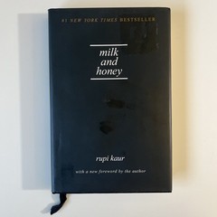 milk and honey by rupi kaur HC 2016 w/Dust Jacket Pre-owned Good Condition