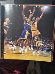 1997 BASKETBALL LEGENDS OF ALL TIME,HARD COVER,216 PAGES,NO TEARS,IN COLOR,NICE!