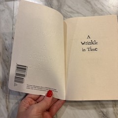A Wrinkle in Time: (Newbery Medal Winner) by L’Engle, Madeleine