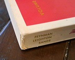 VINTAGE – THE FEYNMAN LECTURES ON PHYSICS -Vol 1 & 2, 1977, Paperback ACCEPTABLE
