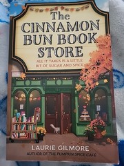 The Cinnamon Bun Book Store Ti – VERY GOOD