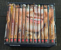 GOSSIP GIRL COMPLETE BOX BOOK SET – GREAT CONDITION PAPERBACK