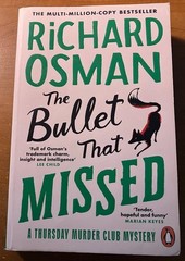Bullet That Missed : A Thursday Murder Club Mystery by Richard Osman (2022,…