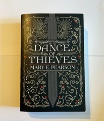 Dance of Thieves Ser.: Dance of Thieves by Mary E. Pearson (2019, Trade…