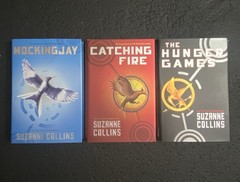 The Hunger Games Trilogy Box Set: Hunger Games, Catching Fire, Mockingjay