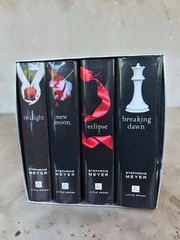 The Twilight Saga Complete 4-Book Box Set by Stephenie Meyer Excellent